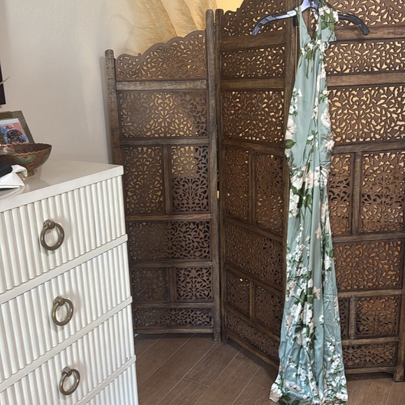 NEW NWT Reformation Veria silk dress in Tarragon - Picture 3 of 4